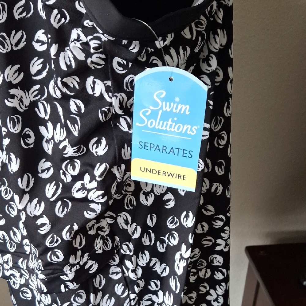 Swim Solutions Black and White Boxy Tank Top - Picture 5 of 10